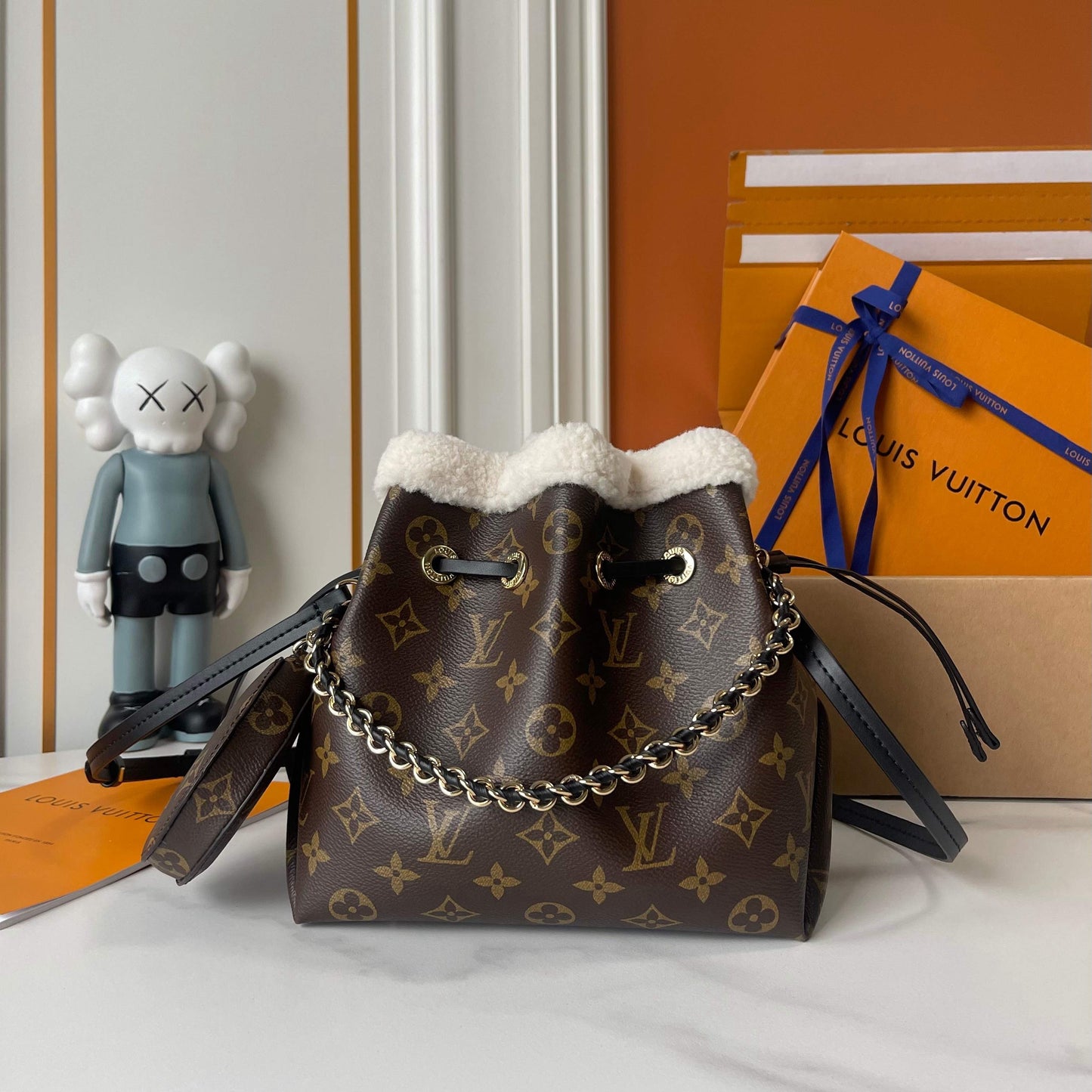 Royal Winter Luxe Bucket Bag
