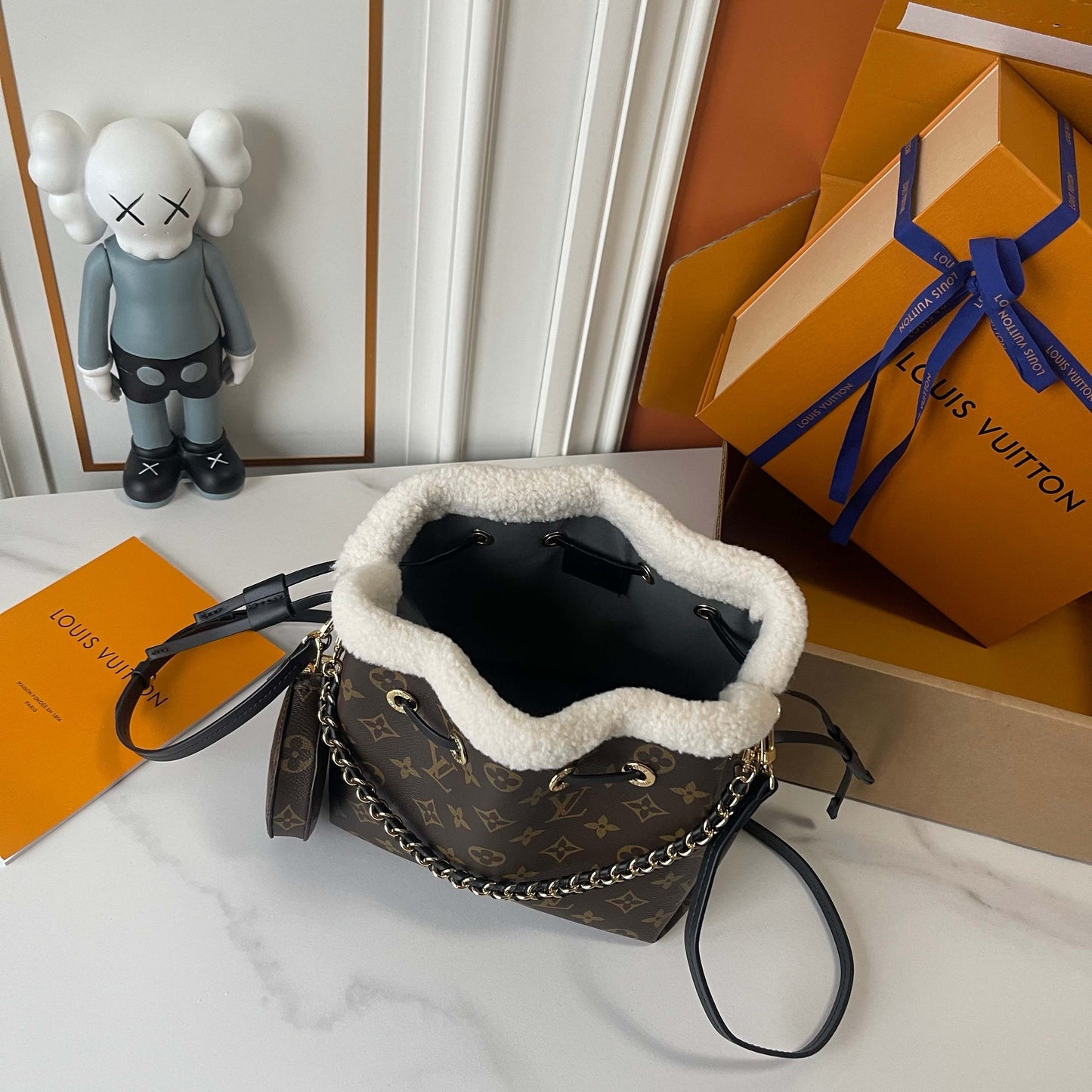 Royal Winter Luxe Bucket Bag