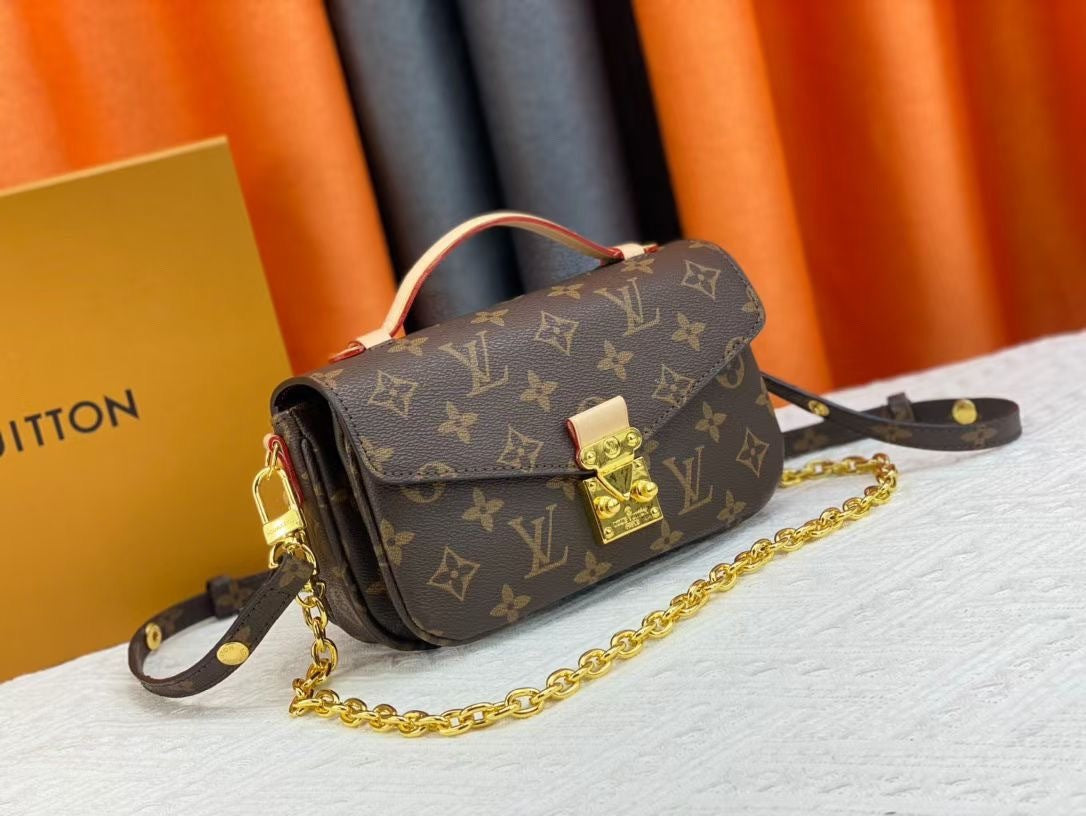 Royal Signature Lock Crossbody